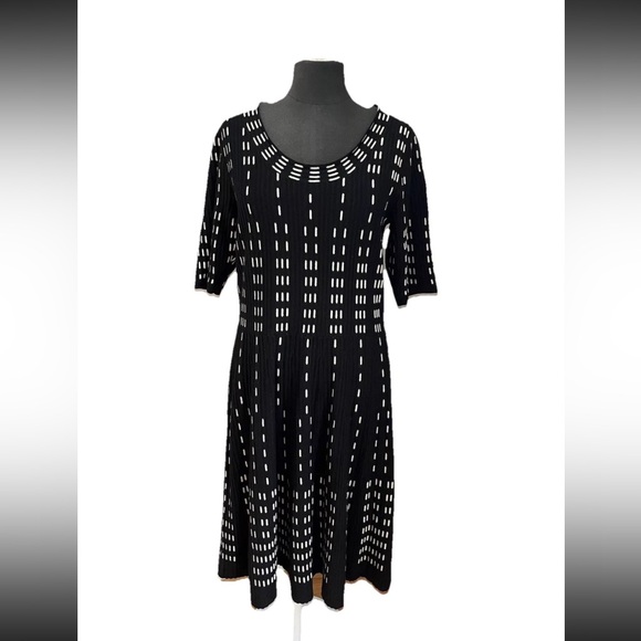 Gabby Skye‎ Geometric white & black knit dress, read MSMTS ladies medium 34” cst - Picture 1 of 13